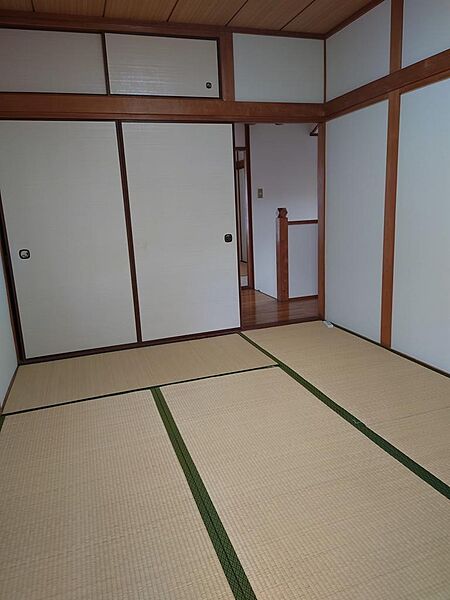 2階和室6帖です