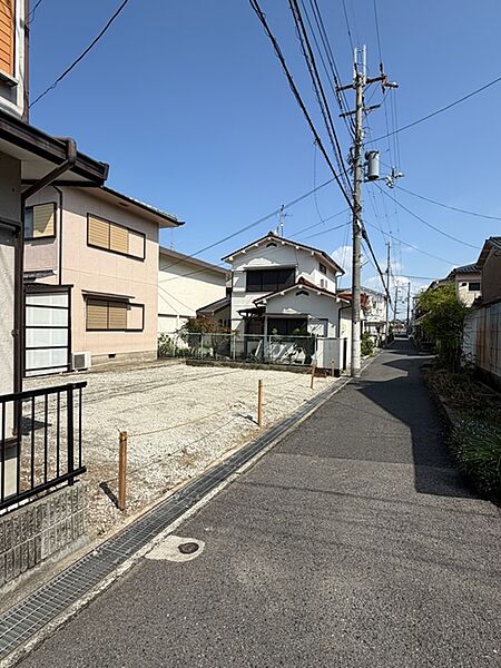 周囲は閑静な住宅街です