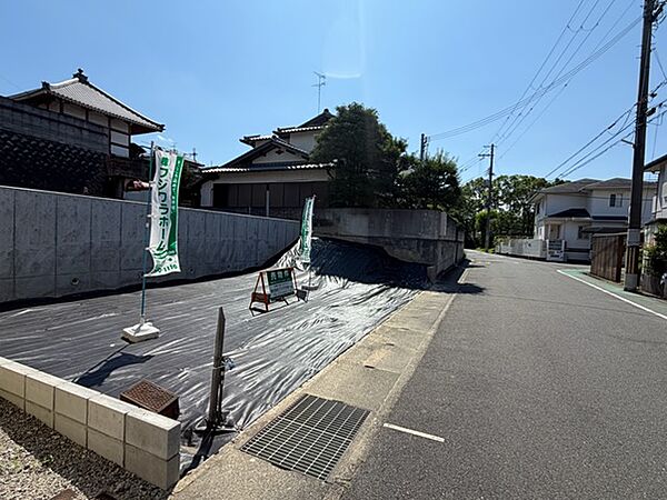 周囲は閑静な住宅街です
