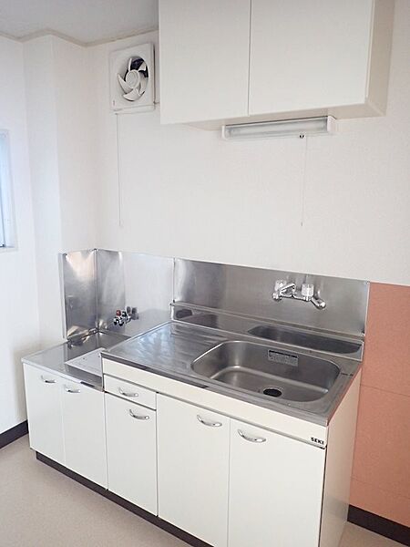 画像10:キッチンは調理スペースもキチンとあって使いやすいです。