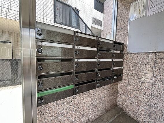 エントランスに...