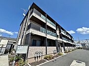 泉佐野駅より徒歩19分 築3年5ヶ月 3階建の賃貸物件