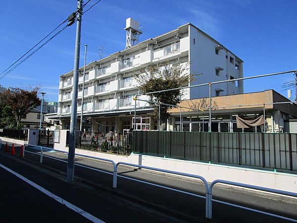 東半田保育園まで徒歩6分。