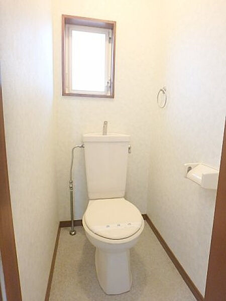 画像10:窓があるトイレ
