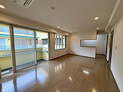 カーザ・クレアトーレ 201 2階2LDKのリビング/ダイニング