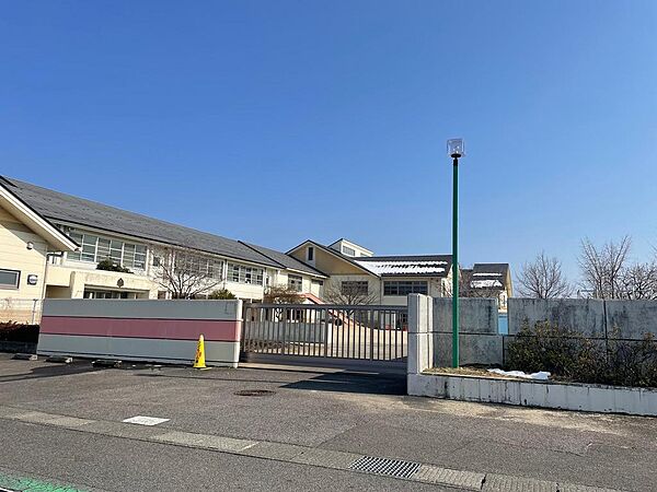 ひまわり幼稚園徒歩12分