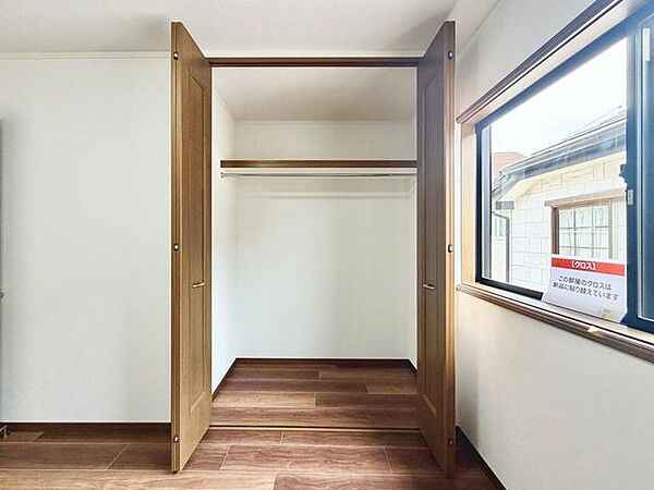 デッドスペースを活かした収納設計。お部屋全体を広々と使える工夫が詰まった、嬉しい空間です。