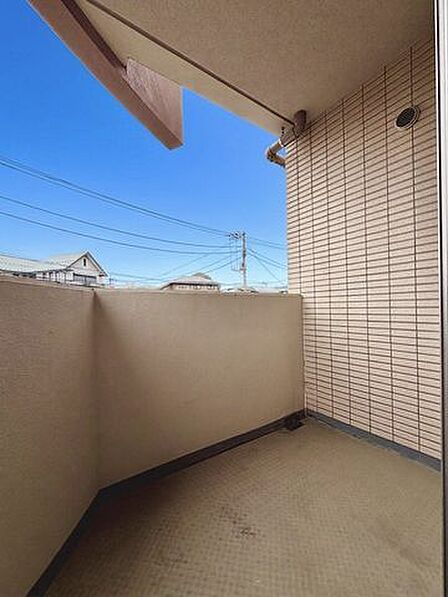 洋室7帖のバルコニーです、ぜひ現地にて、実際の広さや開放感をお確かめください。