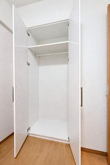 収納（写真は家具等撤去後のイメージ画像です）、写真では伝わらない空間の広さを、現地でご体感ください