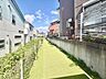 その他：ガーデニングや趣味を楽しめる広々としたお庭。休日の家族団らんの場にも最適です。