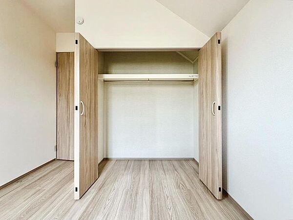 収納スペース、ぜひ現地にて、実際の広さや開放感をお確かめください。