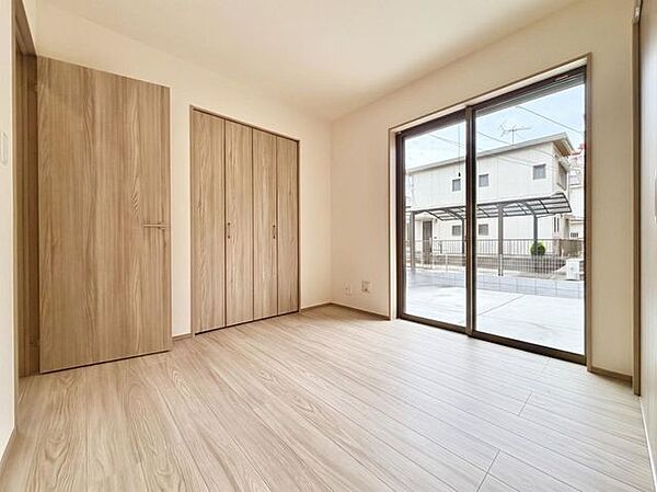 洋室4.5帖です、ぜひ現地にて、実際の広さや開放感をお確かめください。