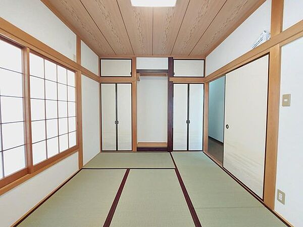 客間にも使いやすい1階の和室