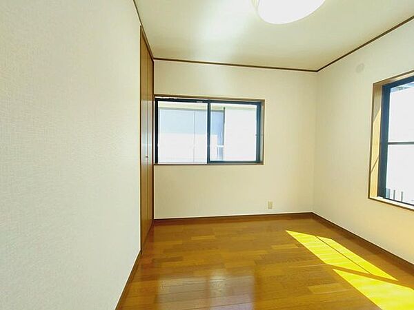 4.5帖の洋室はお子様のお部屋にいいですね。