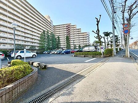 駐車場入り口2つ目