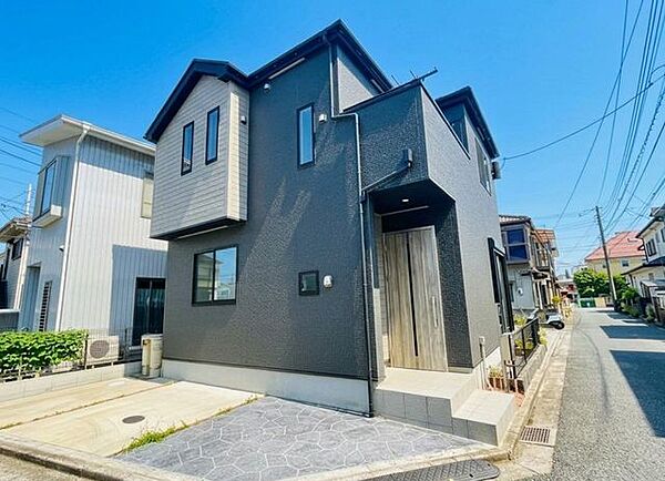 日中の外観写真です、ぜひ現地にて、実際の広さや開放感をお確かめください