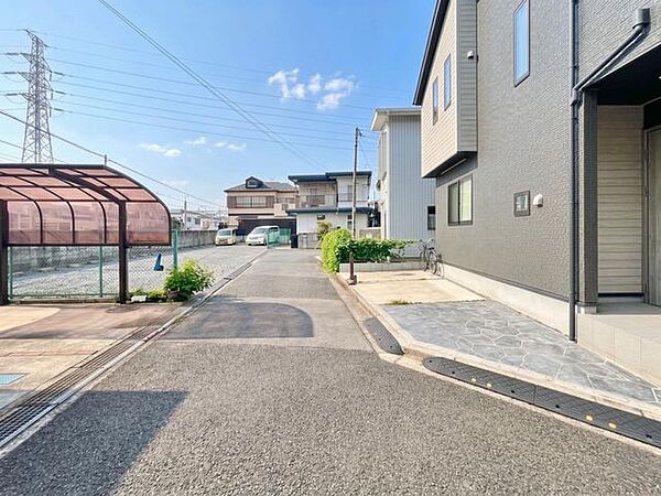 角地です、ぜひ現地にて、実際の広さや開放感をお確かめください