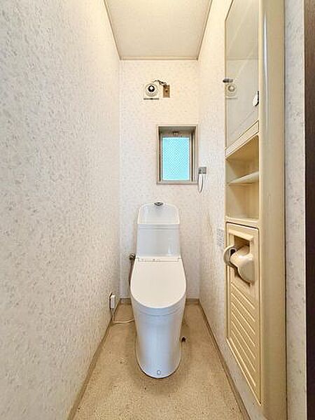 1階 トイレです、ぜひ現地にて、実際の広さや開放感をお確かめください。