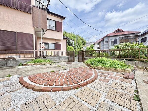 眺望良好。開放感あふれる敷地で、窓を開けるたびに季節の移ろいと豊かな風を感じる暮らしを。