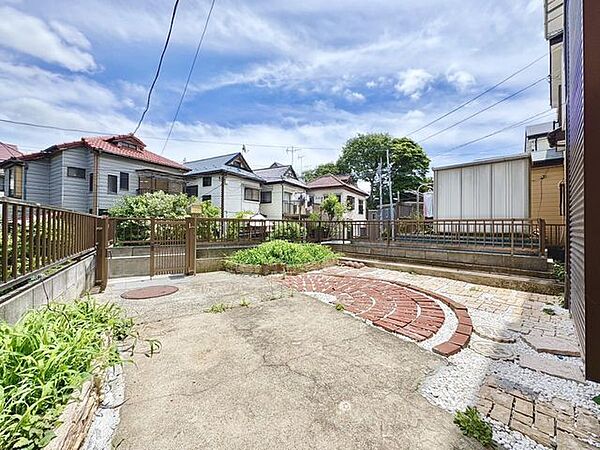 眺望良好。開放感あふれる敷地で、窓を開けるたびに季節の移ろいと豊かな風を感じる暮らしを。
