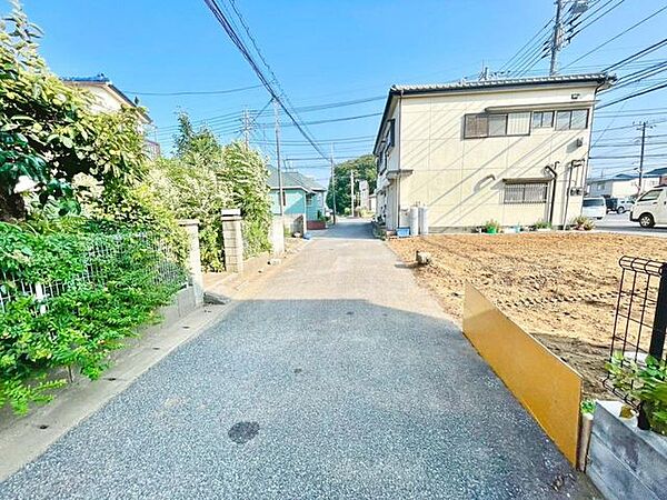 北東側道路