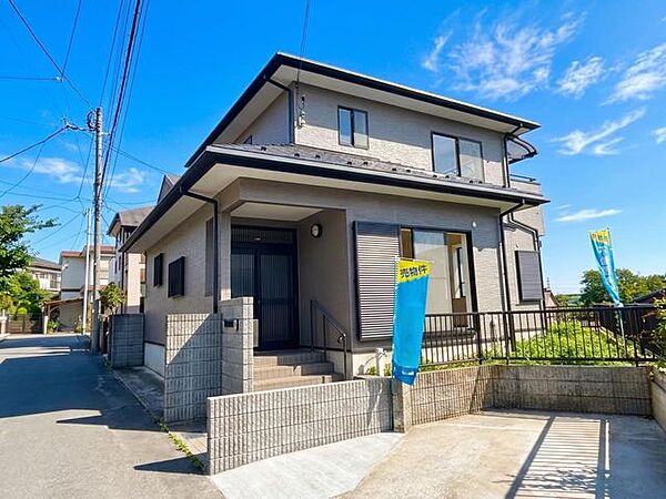 日中の外観写真です、ぜひ現地にて、実際の広さや開放感をお確かめください。