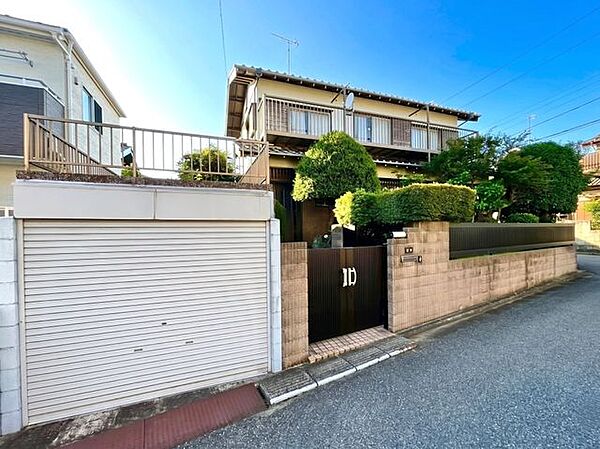 閑静な住宅街に位置する、穏やかで心地よい住環境。新しい生活をスタートするのにふさわしい立地です。