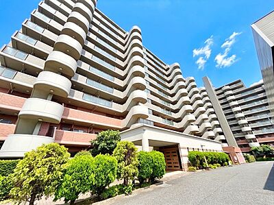 外観：新生活を誇らしく彩る堂々たる佇まい、ぜひ現地にて、実際の開放感や広さをご体感ください。