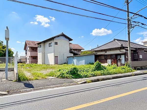 広い敷地を活かして、憧れの平屋建てや二世帯住宅など、ご家族の多彩なライフスタイルに対応可能です。