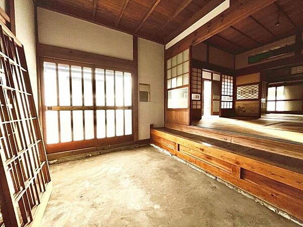 土間