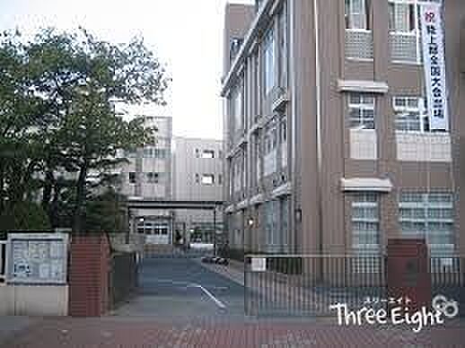 足立区立第十一中学校 徒歩8分。 580m