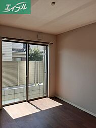 クレセント富町 1階1Kのリビング/ダイニング