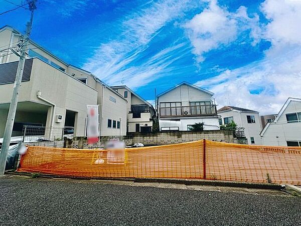南西向きの優れた陽当りをダイナミックに活かせる配置が可能です。朝から夕方まで移り変わる自然の光を取り入れ、冬場でも足元から暖かい、家族が自然と集まる明るいマイホームを計画できます。