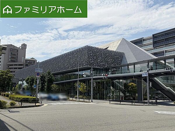 なでしこ芸術文化センター　徒歩19分 西神中央ホールと西図書館が1つの建物に併設♪3階には学習室が配置、休憩スペース・カフェもあり♪