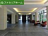 エントランス：重厚感のあるエントランスラウンジ