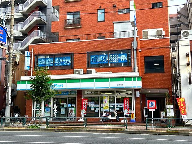 ファミリーマート 墨田菊川駅前店まで徒歩約2分（210m）