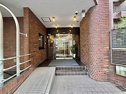 東京都港区赤坂8丁目