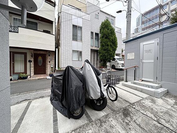 【駐輪場】　広...