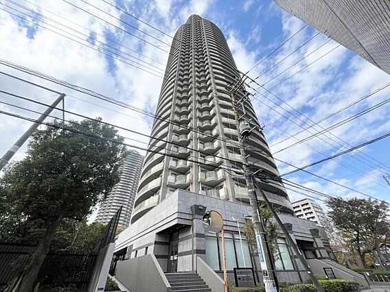 【外観】空へと...