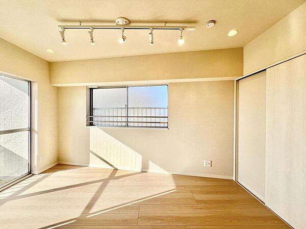 【洋室：5.1帖】快適さを追求した間取り設計　趣味や癒しの自由空間をお過ごしになれます