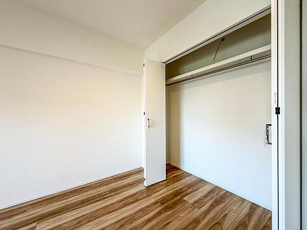 【収納】収納スペースが確保されているので、お部屋を広々とお使いいただけます？