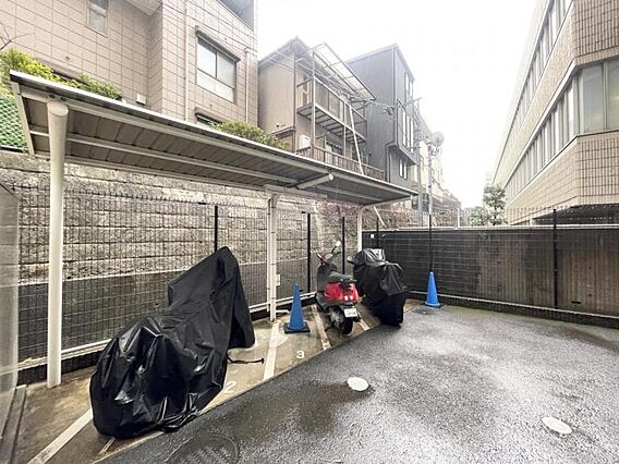 【駐輪場】　広...