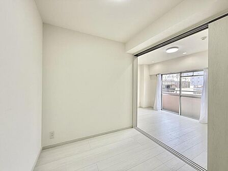 【LDK】使い方に柔軟性があり、個室としても趣味の部屋としても利用可能です。