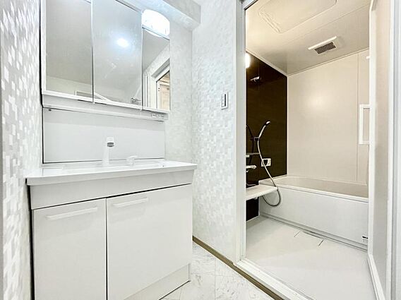 【洗面所】　洗...