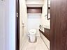 トイレ：【トイレ】清潔感のあるシンプルで使いやすいトイレです。