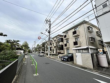 【外観】街の雰囲気に馴染む美しい景観、住む方に寄り添った外観のマンションです?