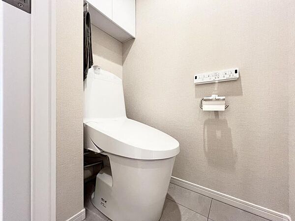 【トイレ】　お掃除ラクラク。広さを確保したトイレスペース