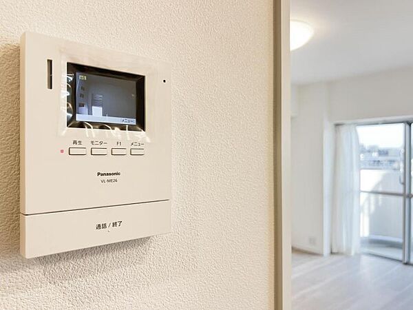【設備】　快適な暮らしをサポートするTVモニターホン付きです。