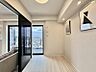 子供部屋：【洋室：4.5帖】分譲ならではのしっかりとした建具が印象的です