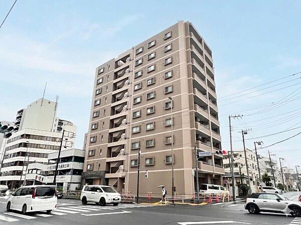 【外観】洗練された街に溶け込む外観。都市の中で、心地よい暮らしを支える存在です。